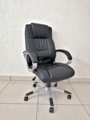 Кресло Barneo K-6 для руководителя (черная экокожа) в Игриме - igrim.ok-mebel.com | фото