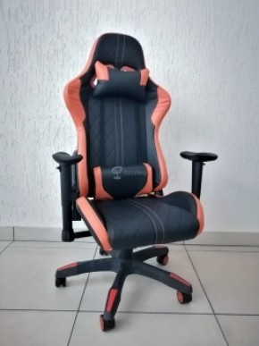 Кресло геймерское Barneo K-52 (черная экокожа оранжевые вставки) в Игриме - igrim.ok-mebel.com | фото